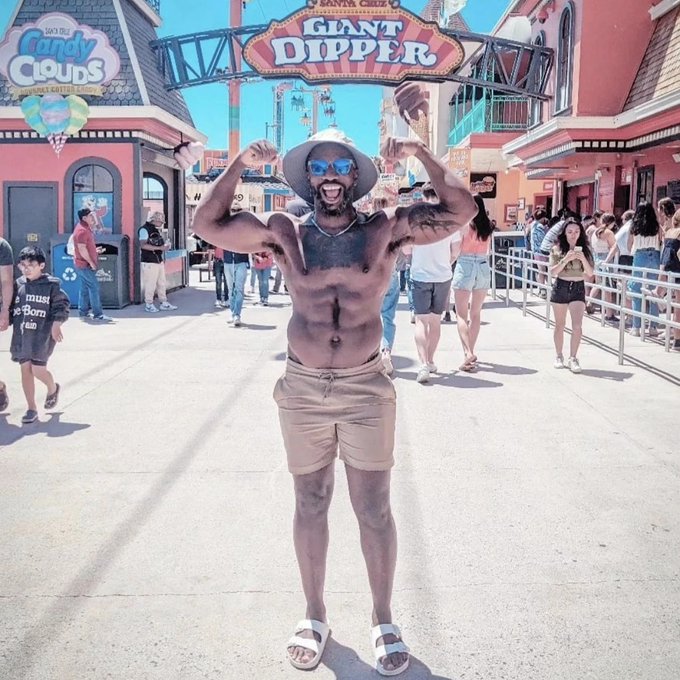 My 4 favorite photos of the 2023 year. https://t.co/Fy2Yg18IAl<a href="/tag/beefy"class="tags"><span>#beefy</span></a>