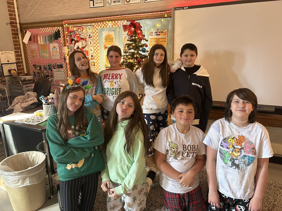 We love a good spirit day here in room 22!! 🎅🏻🤶🏼🎄 #youOTTtobehere