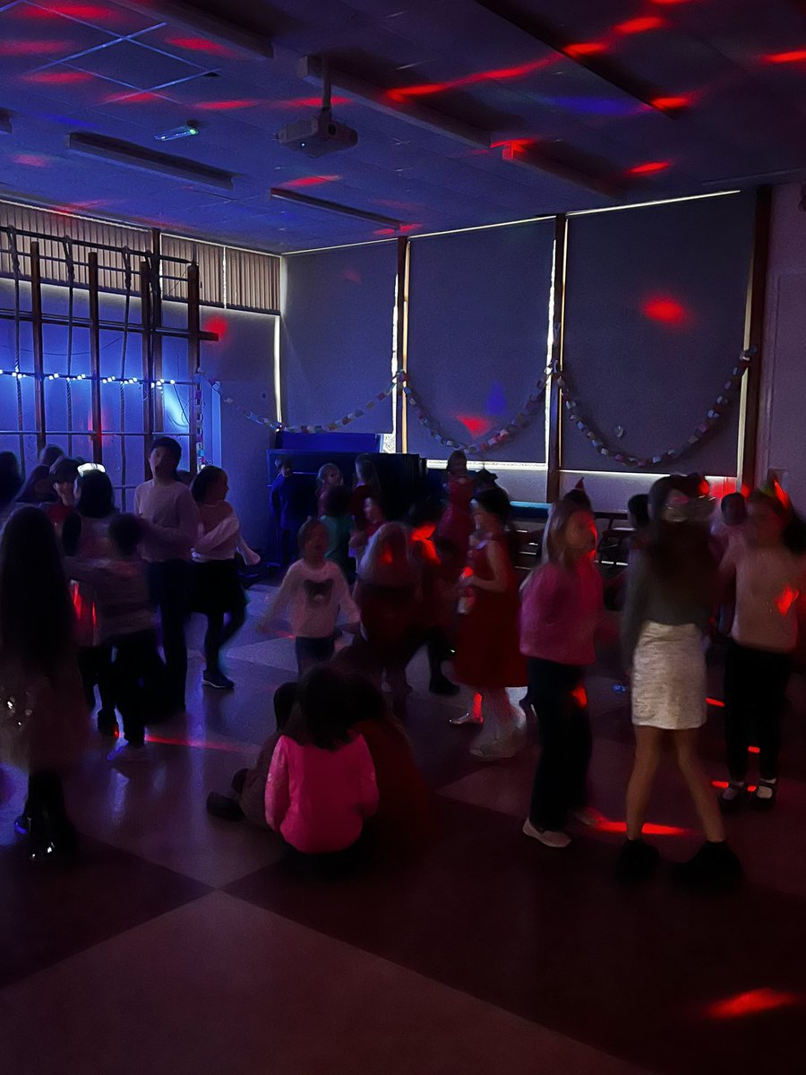 Lots of fun at the Christmas 🎄 Disco 🪩