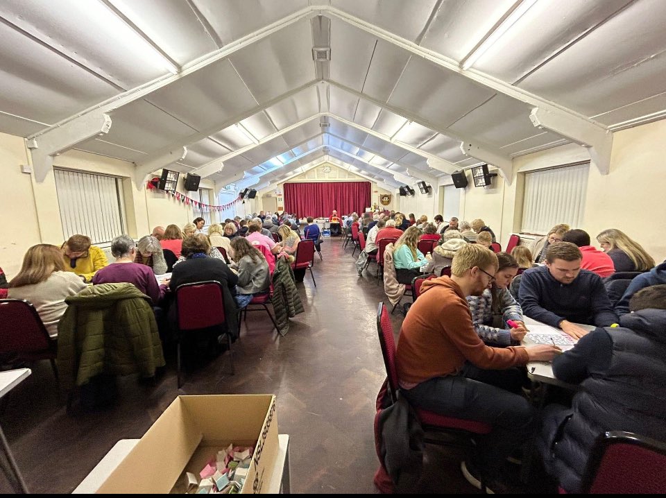 Noson o hwyl yn y Bingo Nadolig neithwr! Aelodau’r clwb yn gwneud yn wych wrth drefni y digwyddiad ! Diolch i’r noddwyr a pawb a gefnogodd ! #siopllanddarog <a href="/GnePhillips/">GNE PHILLIPS</a> <a href="/ModurCars/">ModurCars</a> <a href="/TrydanElectric/">Trydan-Electrical</a> #princeporthyrhyd <a href="/ReesButchers/">Andrew Rees Butchers</a> #m4trailers
#blodaublodwen #butchersllanddarog