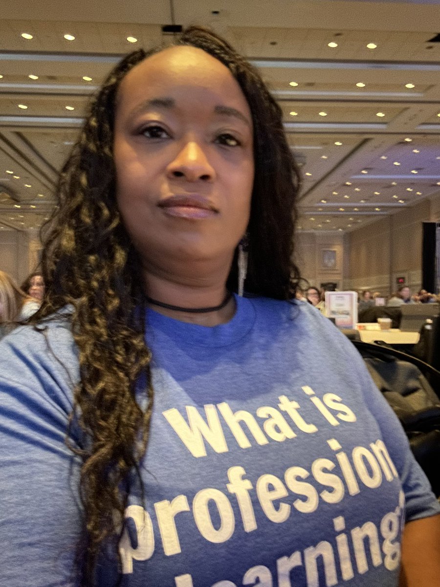 DEMentoring's tweet photo. Profesional learning is invaluable if done correctly! Happy to be among those that agree in our t-shirts! Great way to kick off the day of learning! #LearnFwd23 @LearningForward @AnnHC_Champ4All https://t.co/tKndYf8f4G