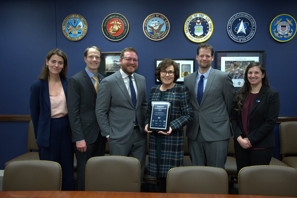 actonclimateUS's tweet photo. Congratulations to @SenJackyRosen for receiving one of our 2nd Annual #ClimateChangeMaker Awards! Thank you, Sen. Rosen, for advocating for cleaner air and growing the clean energy economy in Nevada and across the country! 🌎👏 https://t.co/ksOHXPyfKm