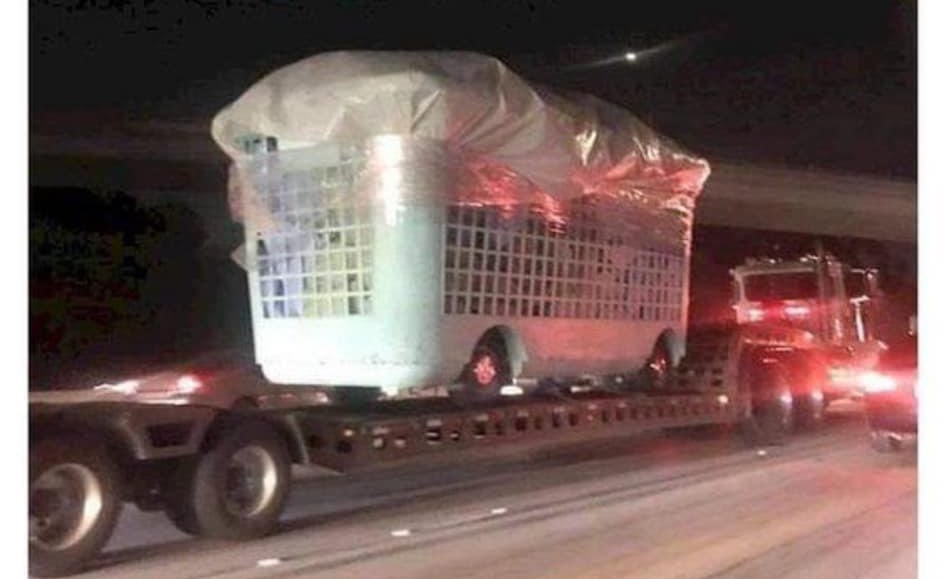 OnlyNRiverside's tweet photo. NOBODY: 

My Mom on her way to the laundry mat : https://t.co/KR52H0s28j