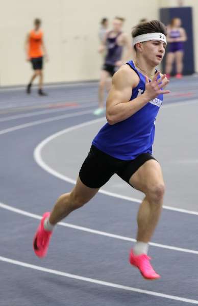 Congratulations to Bradock Salisbury on setting a new school record in the 55 Dash at the Ithaca College HS Invitational December 3. Bradock's time was 6.69 seconds FAT (fully automatic time). #raiderrunner #raiderrecord #raiderpride