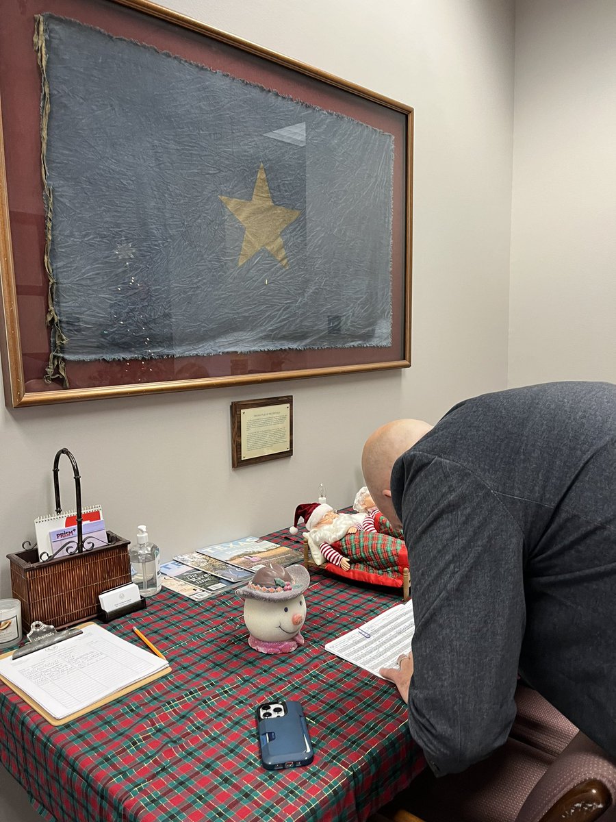 grahamUSRepTX's tweet photo. At 12:15 today, I submitted paperwork to run for the #USCongress as an #Independent in #Austin.  The system is broken, but we can do better. Be Independent. Vote Independent. https://t.co/UGKOSCBnZo https://t.co/hBe7A8sS92