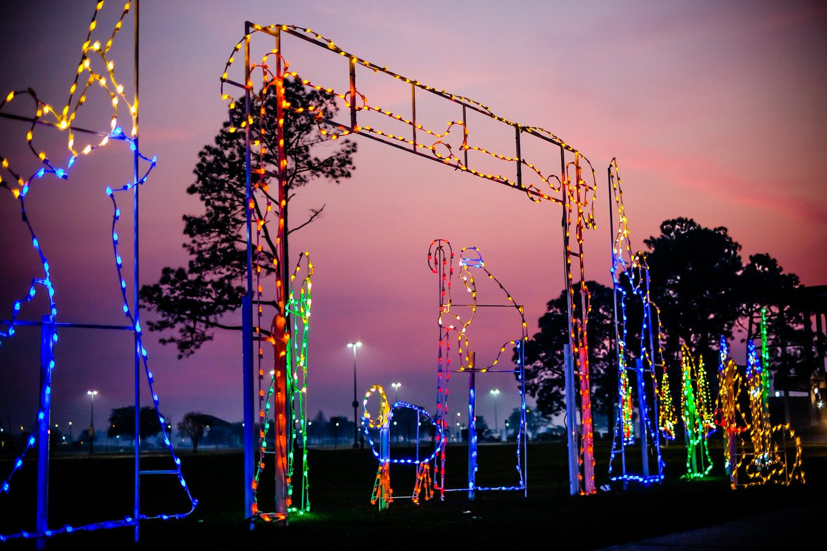 LakeCharlesCVB's tweet photo. Let the lights SHINE! Plan your trip to view our holiday light displays!🎄❄

You can even view some of these displays from the comfort of a horse-drawn carriage or train ride!🐴

List of light displays and Christmas events: https://t.co/FIXc7TJlUI https://t.co/MaZH83c7Jr