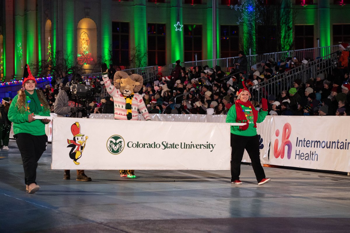 ColoradoStateU's tweet image. Sleigh, @csumband 🛷 ✨
Sights from the Parade of Lights in Denver last weekend 🎷🎺 🥁