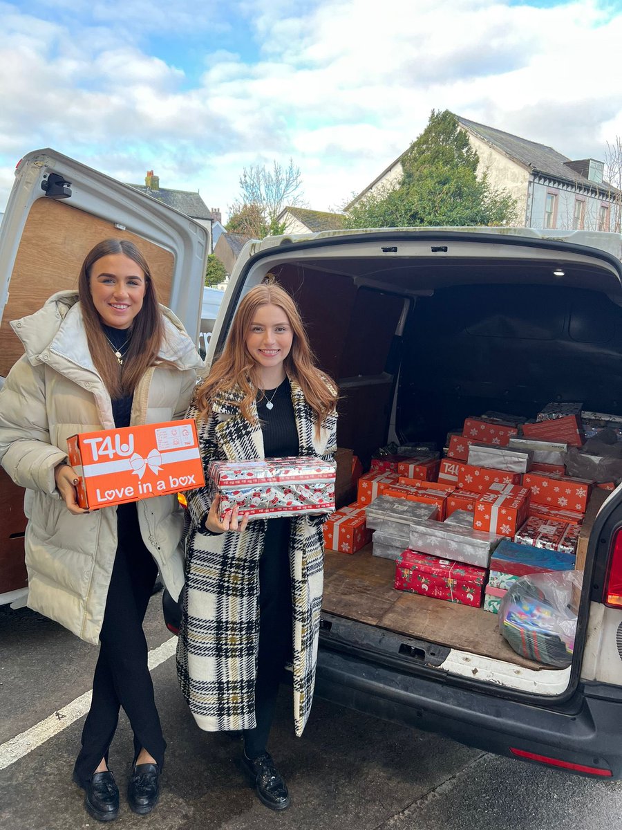 Busy day in U32 collecting and transporting 302 amazing T4U boxes donated from branches and communities!💚

A privilege to support an amazing charity to help those less fortunate have a lovely Christmas!

Thank you <a href="/ven_connelly/">ven</a> &amp; <a href="/FreyaMitchERAC/">Freya Mitchell</a> for getting them to the depot🩷