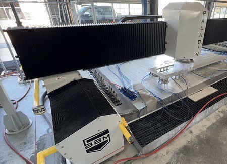 BbmMachine's tweet image. The PALADIN was built to last. 

This machine is equipped with efficient cable management, and bellow covers on all guideways and bearings. 

Bellow covers are a key element that keep dust and grit from shortening the life of your machine.

#CNCMachine #CNCStoneRouter
