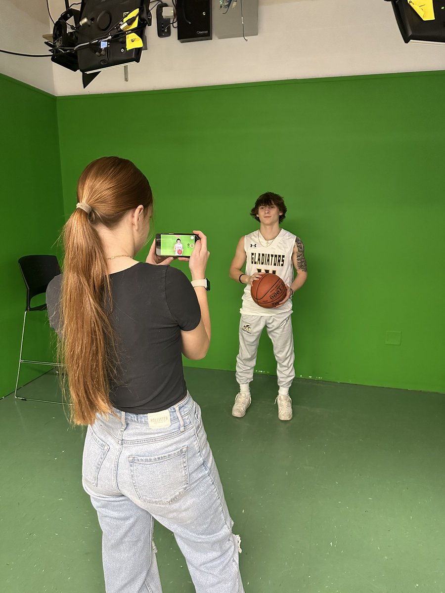 Mrs. Whitney tweet media