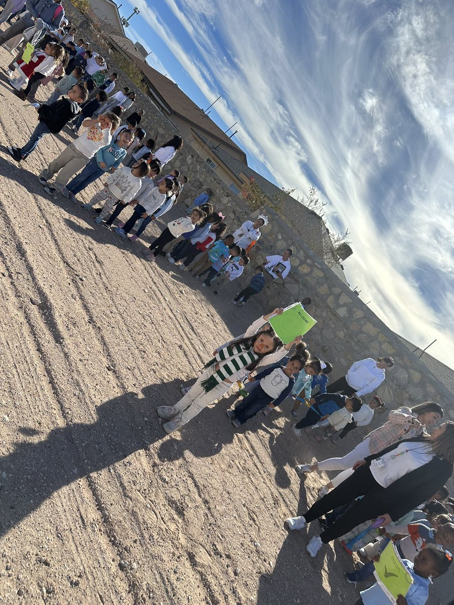 PCho_IES's tweet image. PK doing awsome during our fire drill today! #ItsAnItuarteThing 🏰💜🧡#KnightsChangeTheWorld 🌎