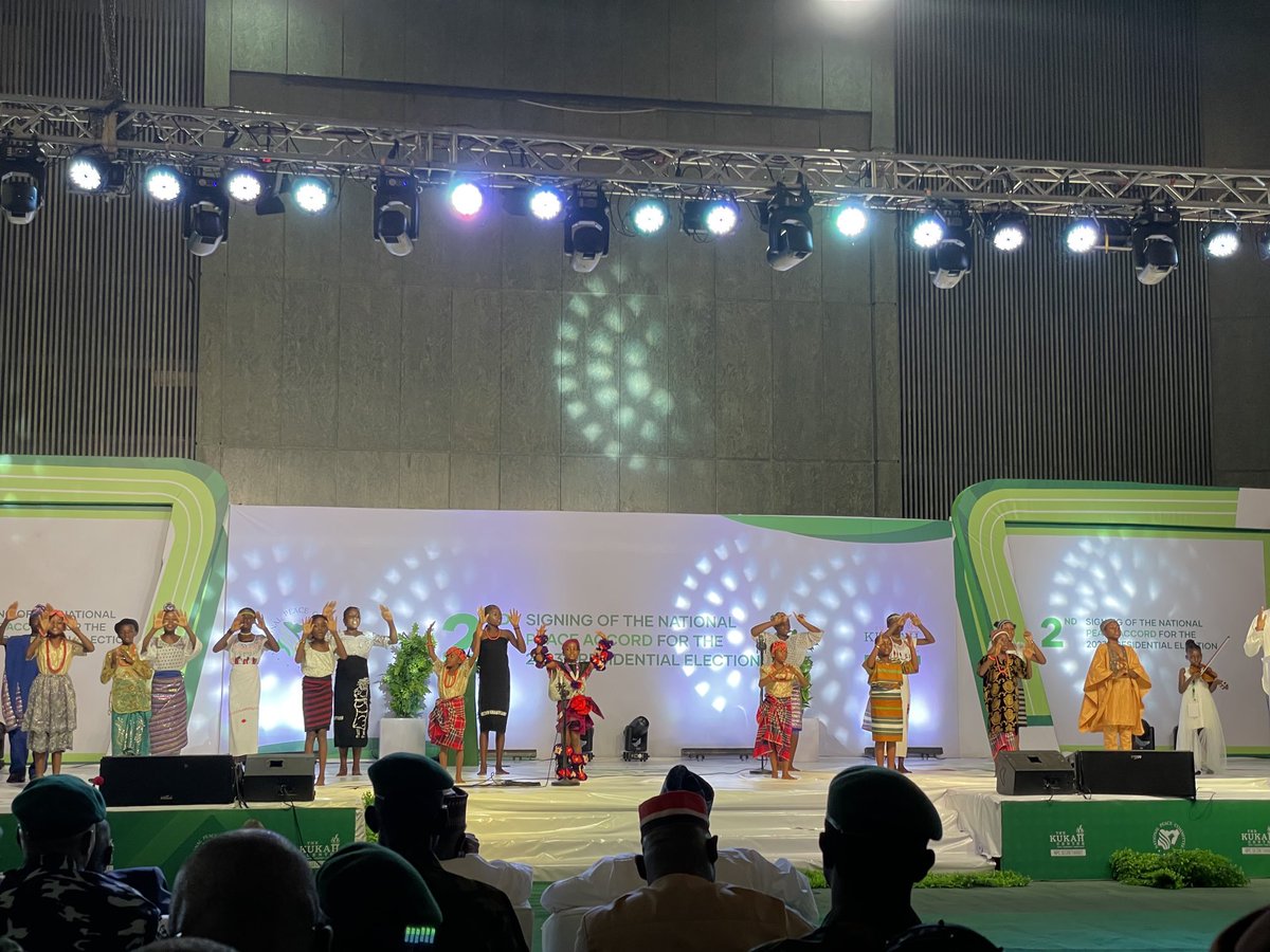 #Nigerian kids in a rendition of “ peace is all we need” at the signing of the second National Peace Accord in #Abuja #InternationalConferenceCenter
@KukahCentre #NationalPeaceAccord #NationalPeaceCommittee #NigeriaDecides2023