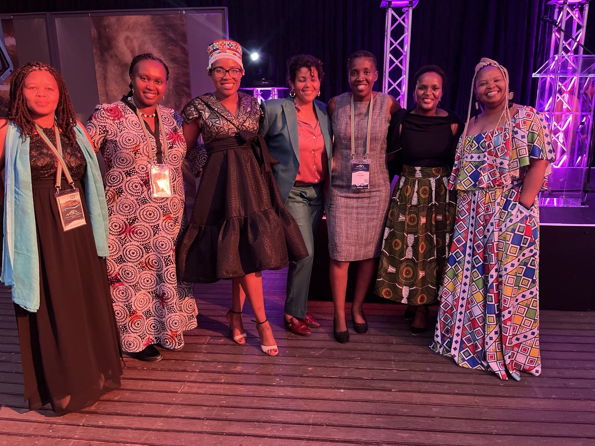 What a wonderful evening with these dynamite women in neurosurgery! ⁦<a href="/realyoungcaans/">Young African Neurosurgeons Forum</a>⁩ ⁦@Cmfundisi⁩ ⁦<a href="/SylviaShitsama/">sylvia shitsama</a>⁩ ⁦<a href="/bevjeb/">Beverly Cheserem</a>⁩ 🌺#African &amp;Caribbean neurosurgeons