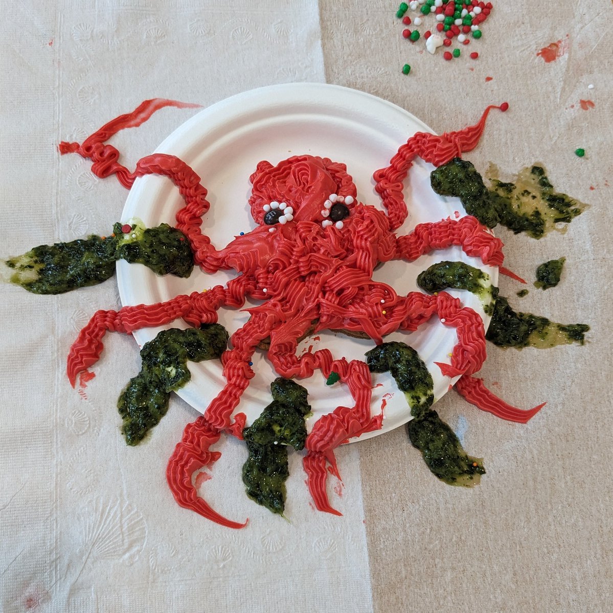 Whitney_Lab's tweet photo. When your #MarineScience lab #holiday gathering includes a cookie decorating competition with judges, eliminations and sabotages . . . Thanks to all who contributed to the fun and sweets!

Winning cookie = 🐙+ basil paste seaweed 🤣 https://t.co/GPVQjdr5G9