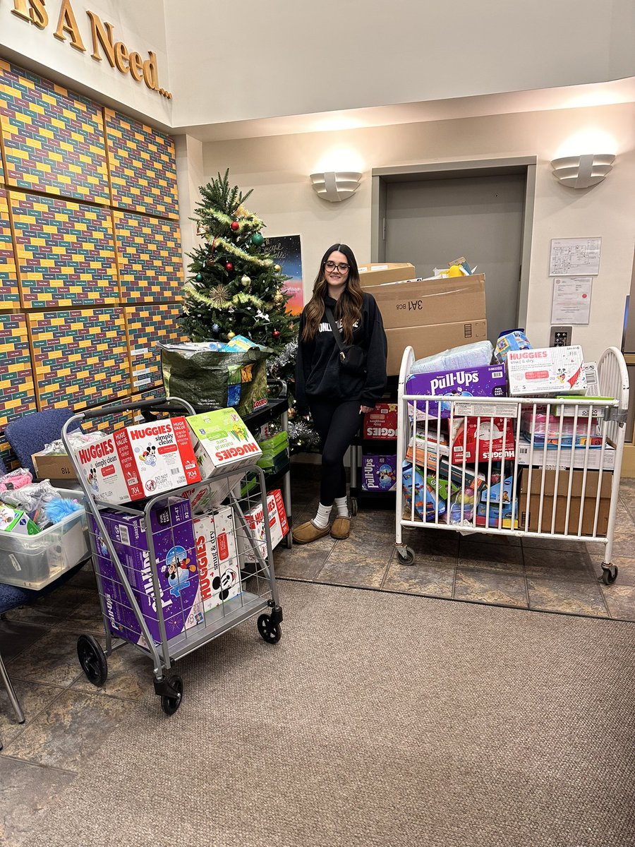 Was pretty cool to be able to give back to a place my mom once relied on when she was a young mom. Meeting the staff and being able to donate these toys to kinds who need them today was awesome. @YouvilleCentre thank you for what you do. Ava xxx