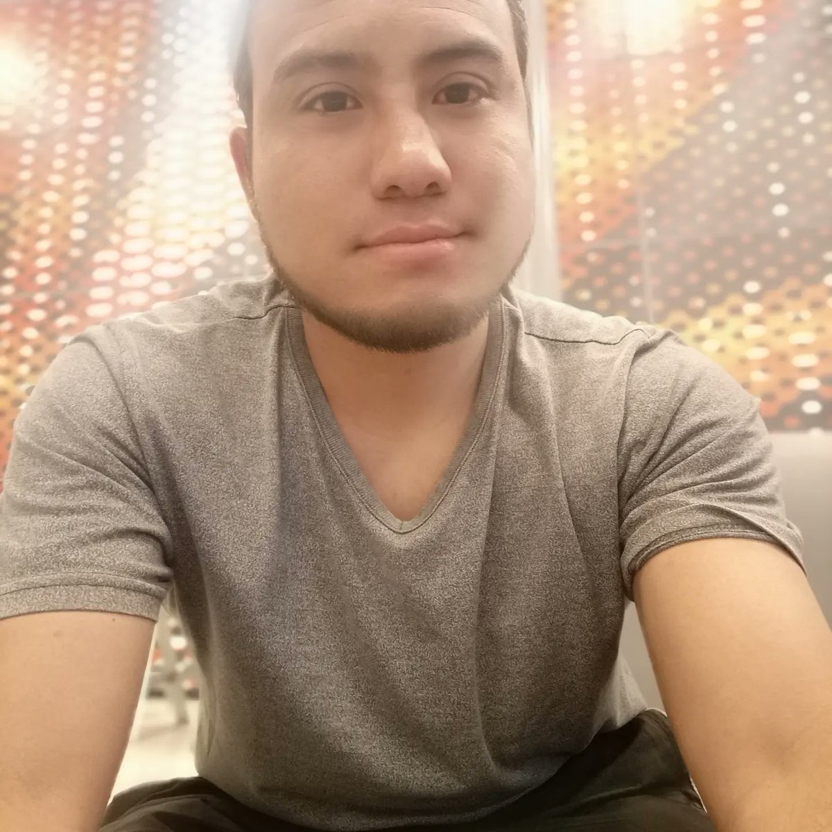 Alguien por la basílica con ganas de aser amistad ?