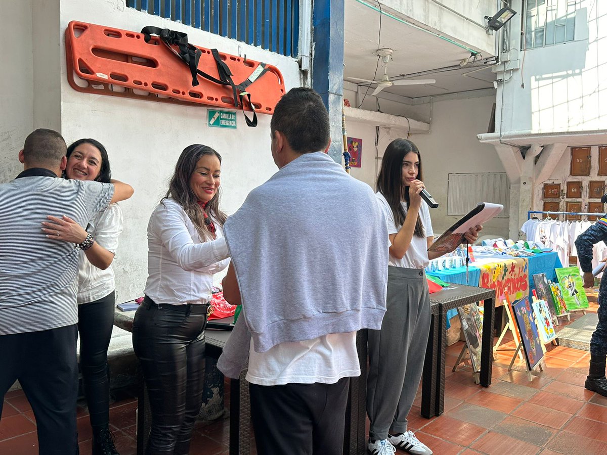 SecGobCundi's tweet photo. #Hoy realizamos la clausura del convenio de resocialización de personas privadas de la libertad en los municipios de Villeta y La Mesa. #Cundinamarca #RegiónQueProgresa https://t.co/1rGuUyd9wT