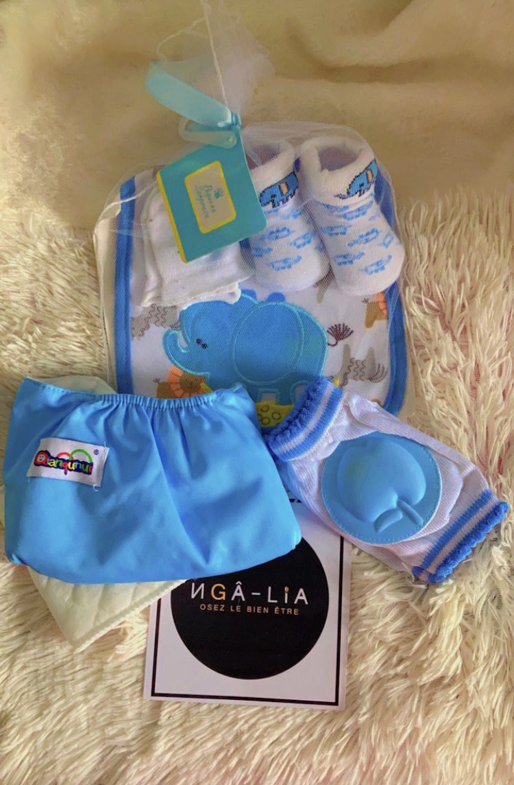 njipeu's tweet photo. Petit cadeau pour vos neveux et nièces 🥰🥰
Kit bébé 
-Bavoir en coton 
-Chaussettes et gants 
-Protège genoux 
-Couche imperméable et protège couche lavable 
🎁 7.500fr
😎690740444 
Disponible à Douala et expédition hors de la ville https://t.co/oVhJZ7cp95