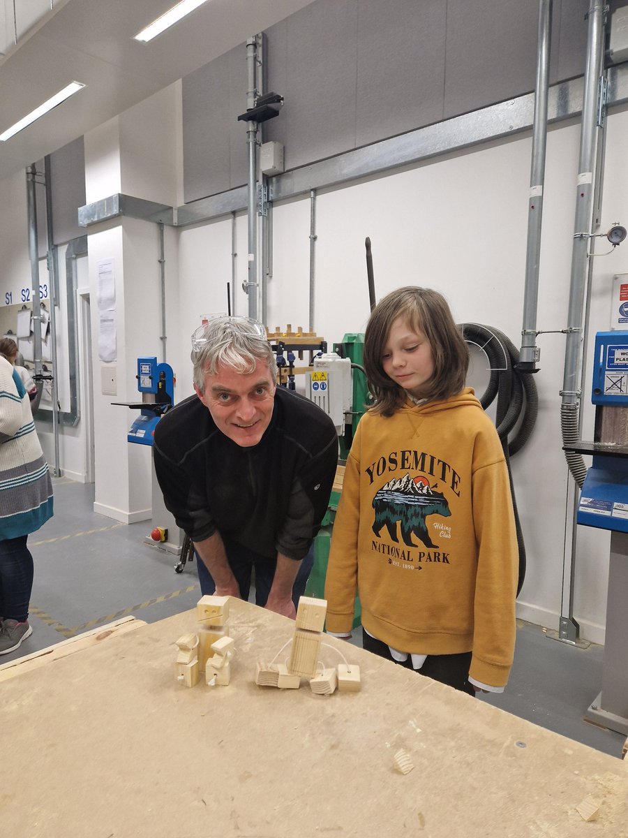 Harris CDT had the pleasure of teaching students and parents how to make wooden robots! These looked fantastic at the end of the session. 🤖🛠 <a href="/harrisacdundee/">Harris Academy</a> <a href="/TheHarrisPledge/">HarrisPledge</a>