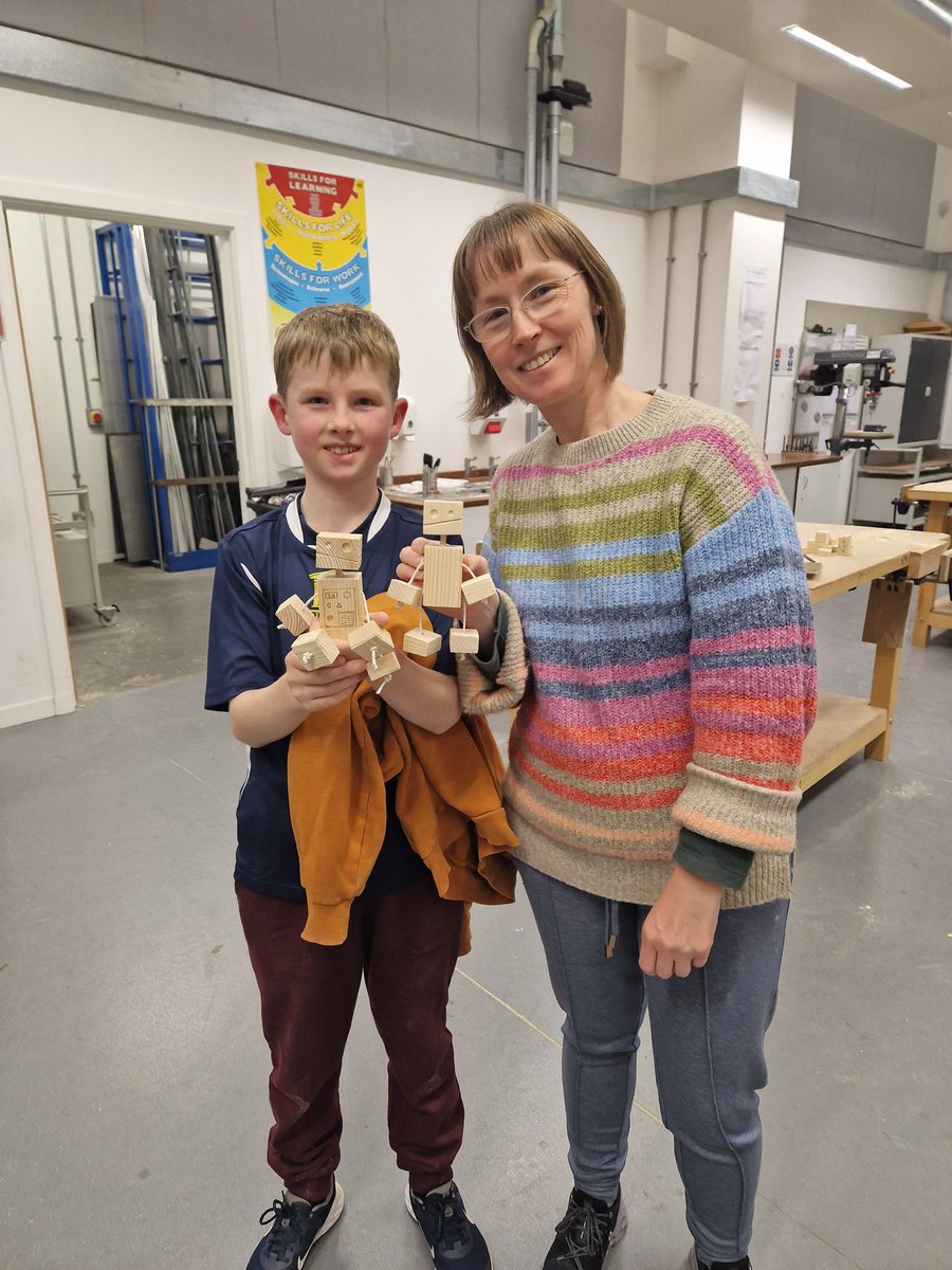 We had to take a snap of the families leaving with their newest members! <a href="/harrisacdundee/">Harris Academy</a> <a href="/TheHarrisPledge/">HarrisPledge</a>
