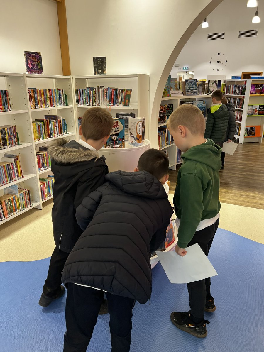 MrsDo_StP's tweet photo. P4/3 visited Denny Library and had a super time! #Dennylibrary📚 https://t.co/2akGfi31j2