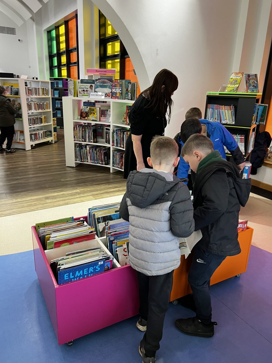 MrsDo_StP's tweet photo. P4/3 visited Denny Library and had a super time! #Dennylibrary📚 https://t.co/2akGfi31j2
