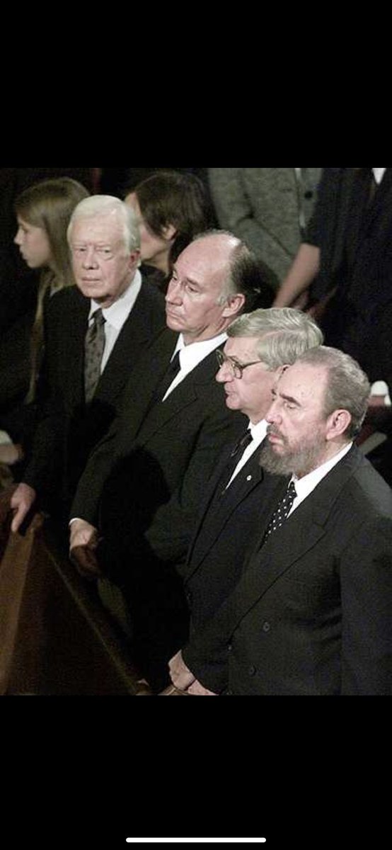 s_smangat's tweet photo. @RyanKonarska Have always loved this picture from Trudeau’s funeral https://t.co/Ym6uVFLuTH