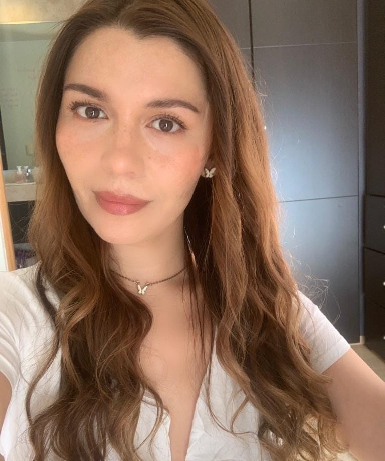 TupsicologaDay's tweet photo. No te conozco personalmente, pero te deseo lo mejor, te mando las mejores vibras y este saludo es para tí... ¡Hola! ❤️👋🏼😌 https://t.co/plszOdnAX7