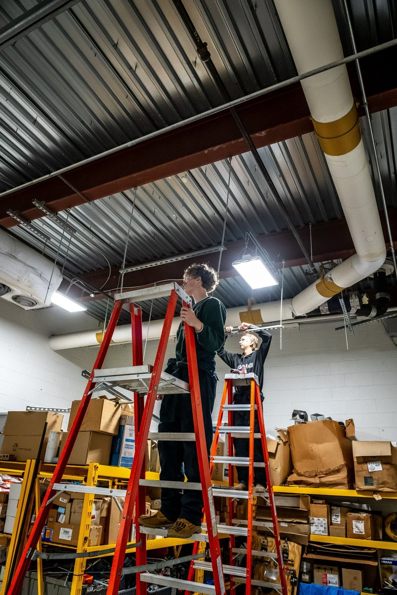 St_GeorgesTHS's tweet photo. Mr. Hoards keeps the #HVAC shop busy. So great to see our Hawks hands-on learning such a valuable trade. #CTE #JobReadyDayOne #NCCVTWorks @fhansonic https://t.co/sgU7dy4cKQ