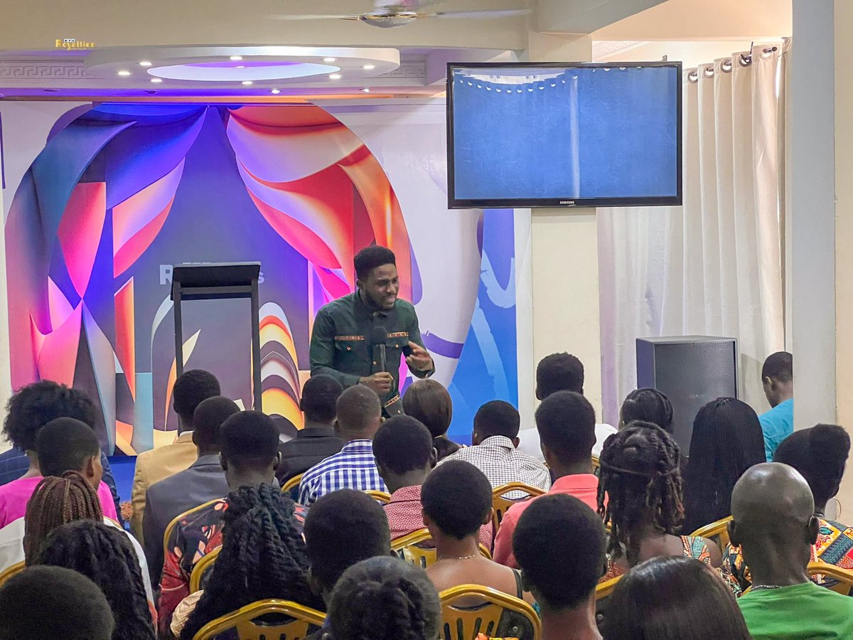 CeWorship_ryc's tweet photo. Pastor Wisdom teaches: "All that God can do for you is to give you many opportunities. Every opportunity you miss is missing God's plan. The earlier you take the opportunity, the bigger the reward!"
#pastordavidosae #pastorwisdomklatsu #ceryc #ceroyaltiesyouthchurch #ipostaday https://t.co/SwQ8GVVrk3