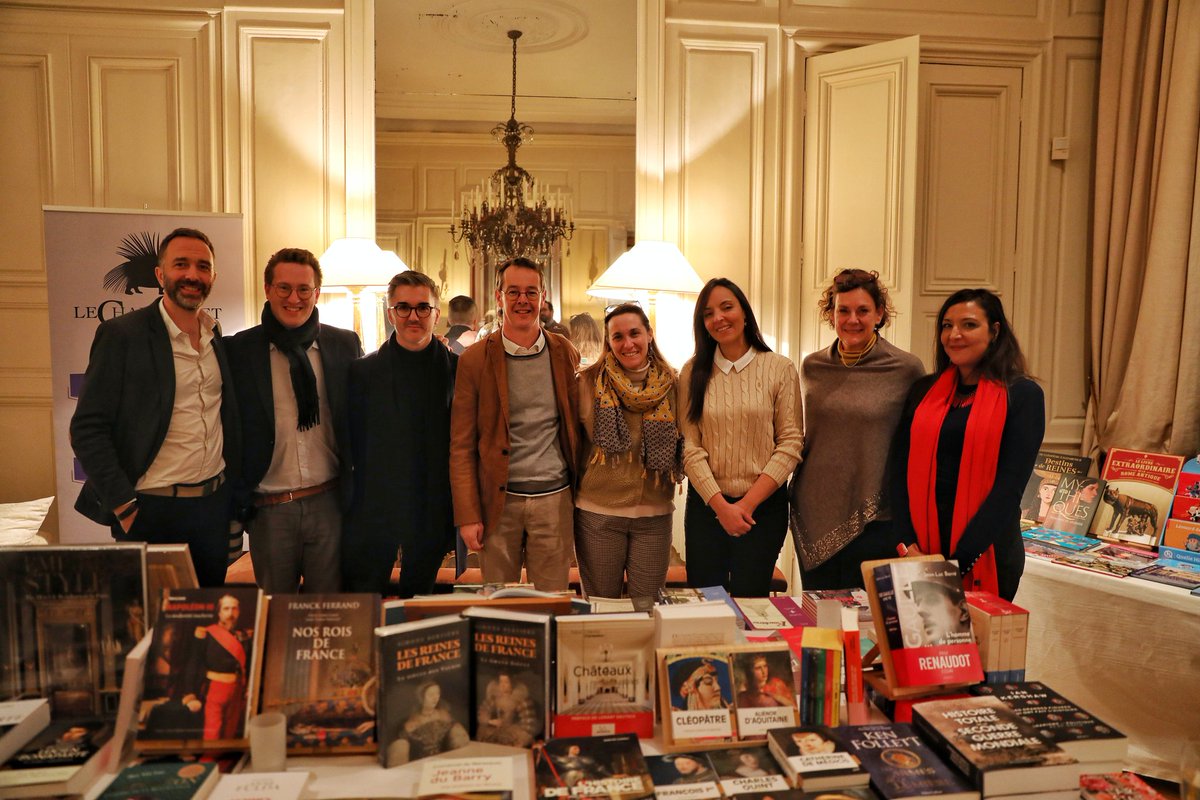 PierreOlley's tweet photo. 🔴 Un week-end tellement enrichissant au château de la Ferté-Beauharnais, où était organisée la 1ère édition du Salon du Livre d'Art et d'Histoire de Sologne, avec des conférences de très grande qualité ! Bravo @EtienneChilot et @enguerranlg pour l'organisation ! 👏 https://t.co/l78b0hH7YA
