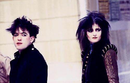 PunKandStuff's tweet photo. Robert Smith &amp; Siouxsie Sioux
#NoCredit https://t.co/3EFeSxKfue