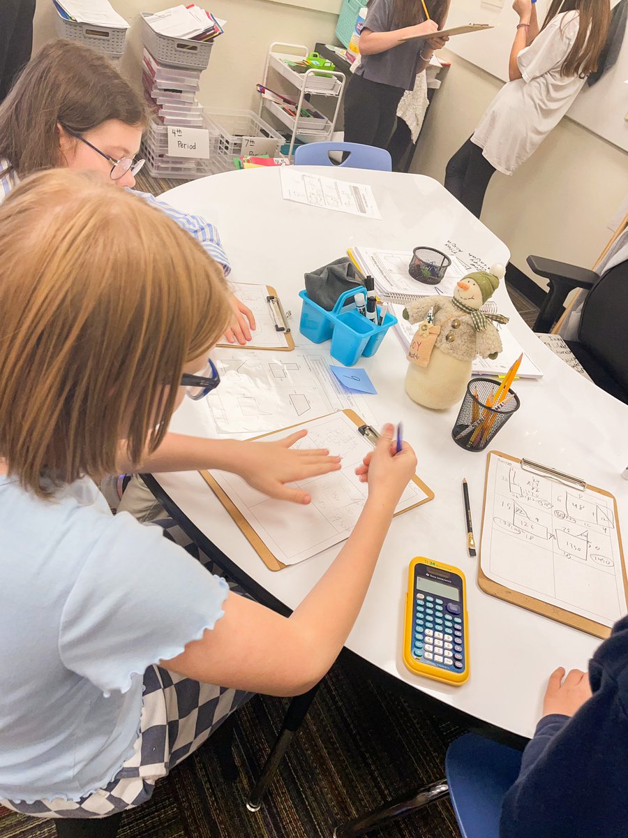 MsFuquasClass's tweet image. We’re busy reviewing and celebrating all that we’ve learned this nine weeks!  I’m so proud of my 6th graders! @RMSortn #RAMSRiseUp