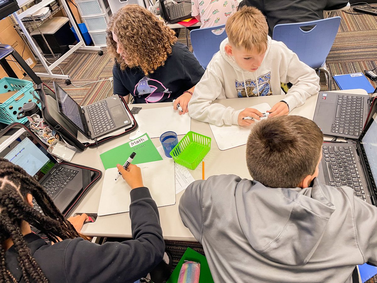 MsFuquasClass's tweet image. We’re busy reviewing and celebrating all that we’ve learned this nine weeks!  I’m so proud of my 6th graders! @RMSortn #RAMSRiseUp