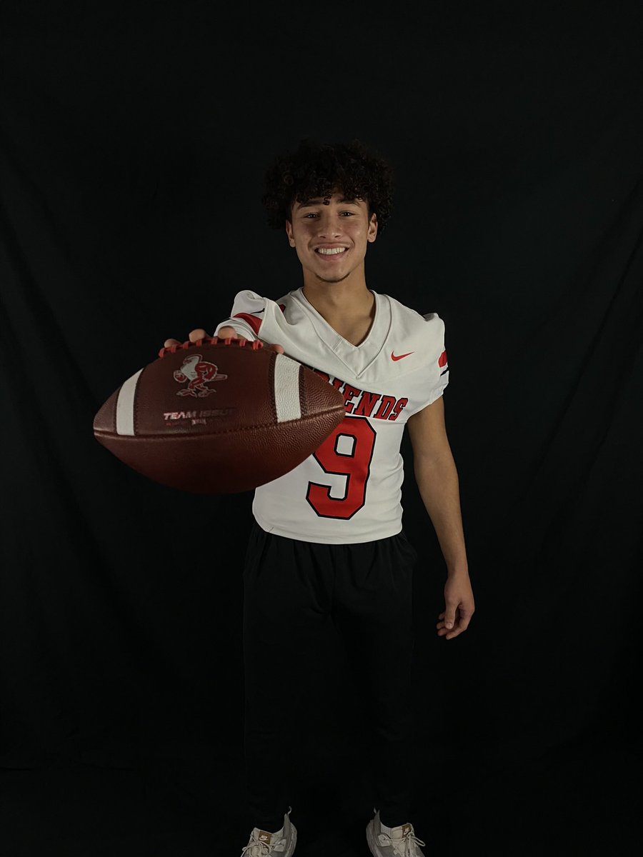 Blessed to receive my first offer from Friend’s University!! <a href="/FriendsFalcons/">𝗙𝗥𝗜𝗘𝗡𝗗𝗦 𝗙𝗔𝗟𝗖𝗢𝗡𝗦</a>