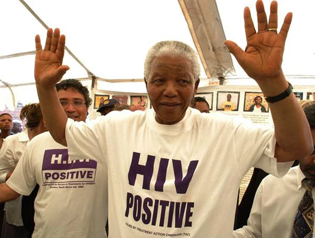 Nelson Mandela passed away 10 years ago today. “As long as poverty, injustice, and gross inequality persist in our world, none of us can truly rest.” Still guided by his commitment to peace & social justice, leading by example @NdabaMandela @Malala @benphillips76 #EndAIDS