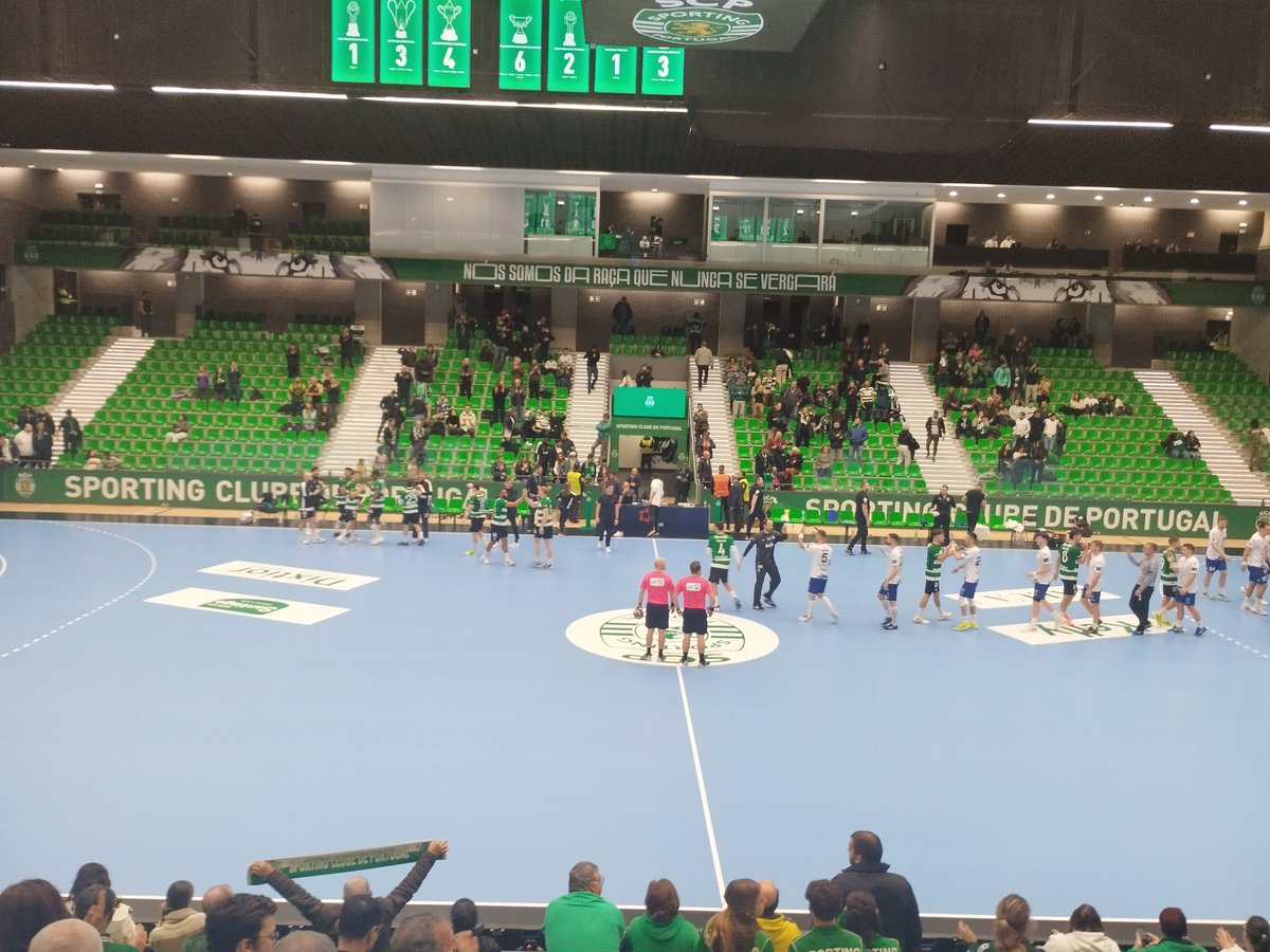 Vitoria importante! Lá estaremos na próxima fase! #AndebolSCP #EHFEL