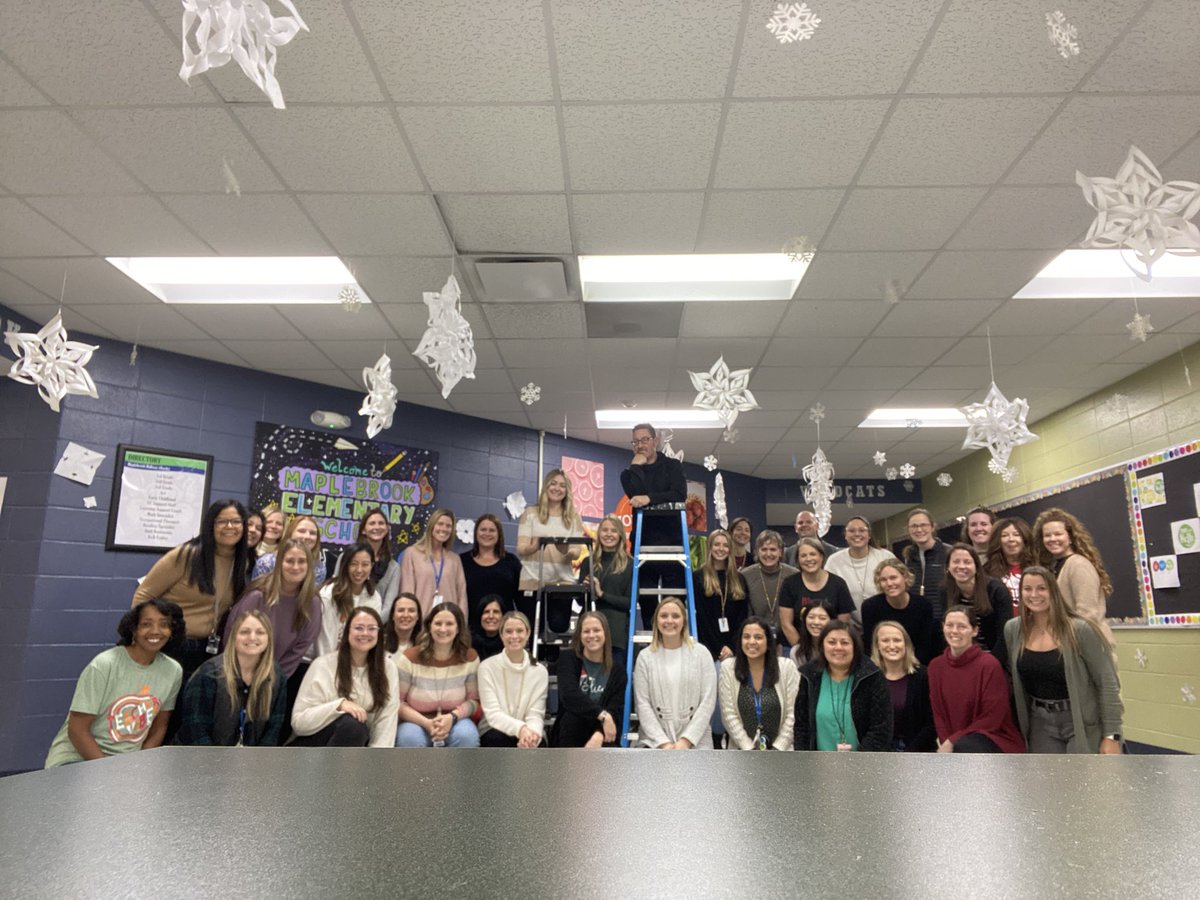 Maplebrook_203's tweet image. The Maplebrook Elves prepared a special surprise for our December Fun Day tomorrow! ❄️