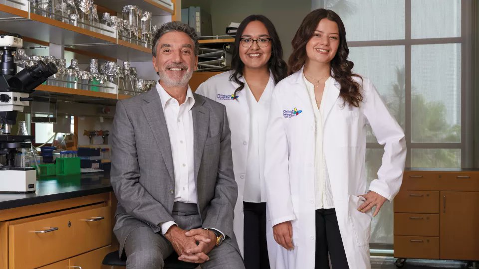 Thanks to a generous $10 million gift from The Chuck Lorre Family Foundation—Children's Hospital Los Angeles has established the Chuck Lorre Research Scholars Program, which welcomed its inaugural class in the summer of 2023. chla.org/blog/hospital-…