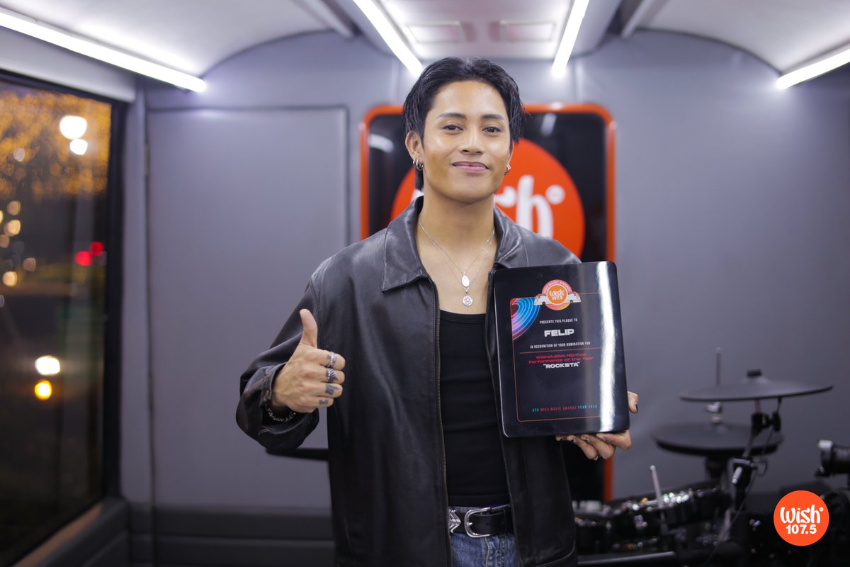 wish1075's tweet photo. LOOK: @felipsuperior received his Wishclusive Hip-hop Performance of the Year nomination plaque for "ROCKSTA"!

The voting period is open until January 5, 2024.

Vote now via https://t.co/DGoimqfmGO or the Wish 107.5 app! https://t.co/Kfhq9gigku