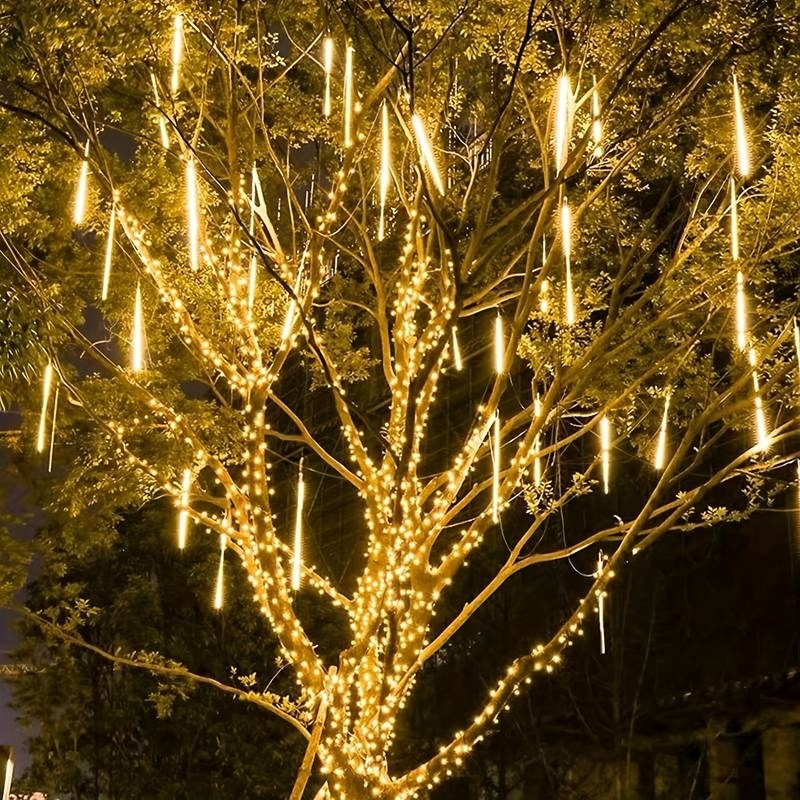 CAVOvalecillo's tweet photo. ¡ESTO NO SE HACE!

Llegan las fiestas decembrinas y cientos de casas y restaurantes llenan de luces sus interiores, sus exteriores, pero también los árboles.

Esto NO DEBE HACERSE debido a que los daña y poco a poco los va estrangulando cuando no se quitan.

te cuento en este 🧵 https://t.co/9B2TfcW6Af