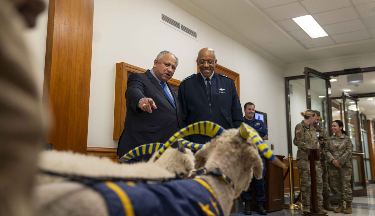 Yesterday, Gen. CQ Brown, Jr. was greeted by Spirit Rallies held by bands and cheer teams from the @WestPoint_USMA and @NavalAcademy. The spirit rallies kicked off excitement from the services for the upcoming @ArmyNavyGame.