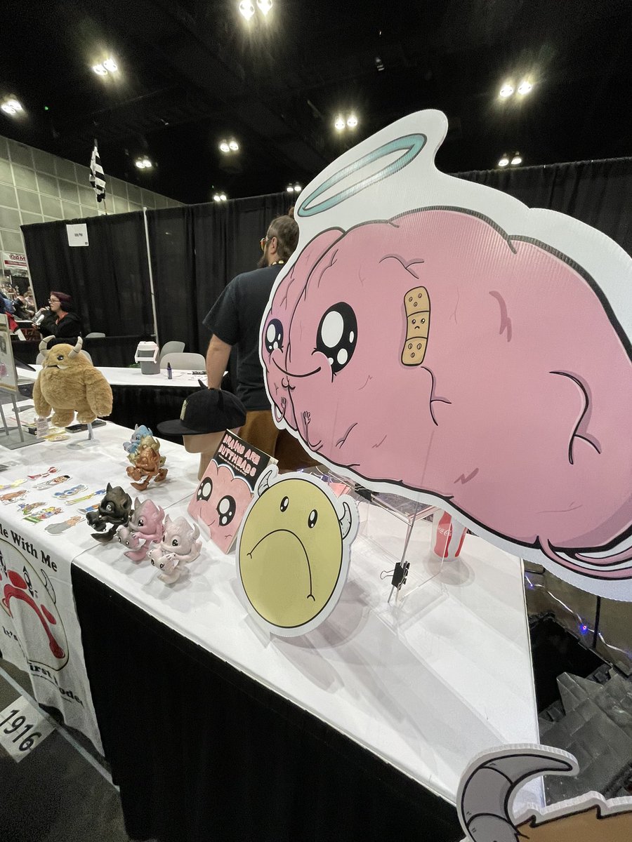 🎉 Another activation in the books! 🎉

Los Angeles Comic Con was a huge success where I built my first 10x20 booth activation, designed and merchandised:

- 20 new pins
- Over 50 new stickers
- Sculpted, produced and painted 10 1/1 designer toys
- Released a 2nd edition of my