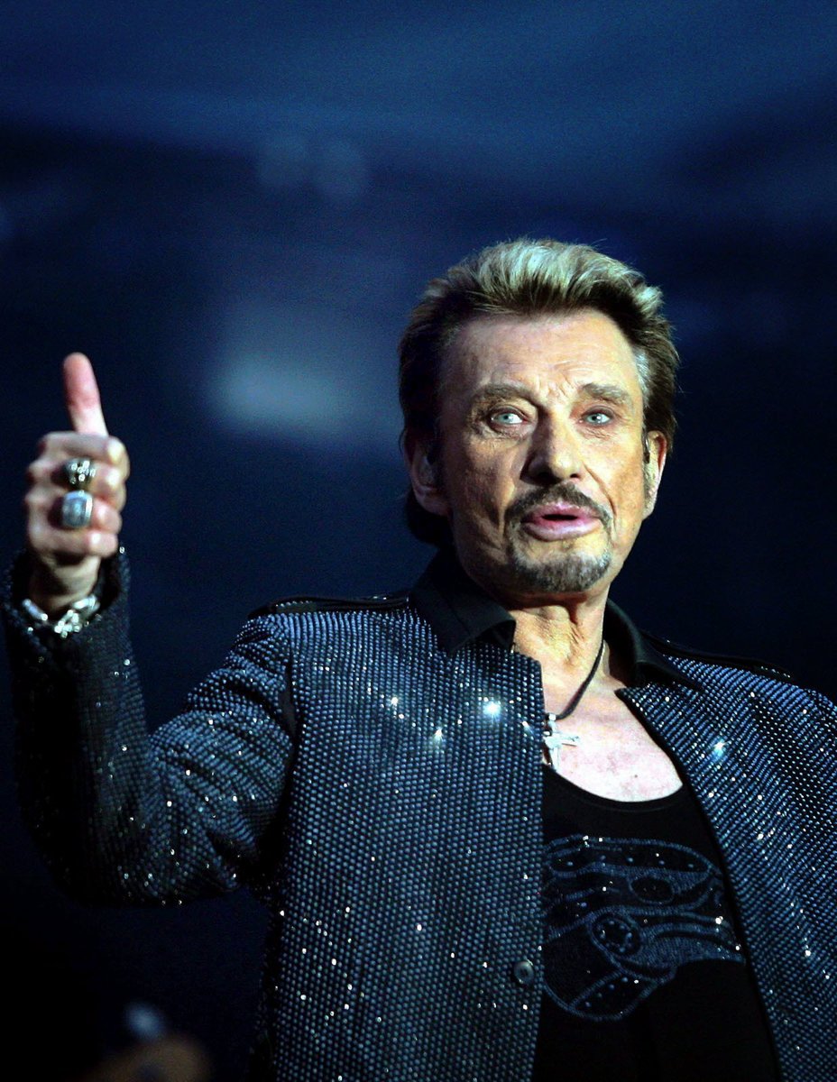 Today is the day of great loss for fans of the great Johnny Hallyday. It's a sad day for his family, loved ones and fans. He managed to make himself loved and appreciated during his lifetime and beyond his death. He is a great servant of rock'n'roll #TeamHallyday ❤️❤️🎙🎙❤️❤️