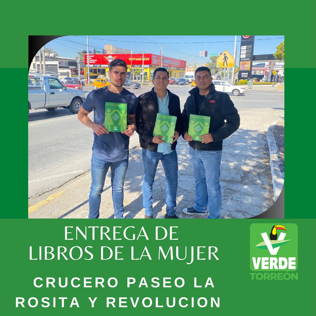PVE_Torreon's tweet photo. 🌿Entregamos libros de la mujer en el crucero de Paseo la Rosita y Revolución, haciendo que los ciudadanos tomen importancia con la mujer mexicana y participación mexicana✅
#PVEM #Torreón #Coahuila #Mujer #ParticipaciónPolítica https://t.co/HTc2MMNWKE
