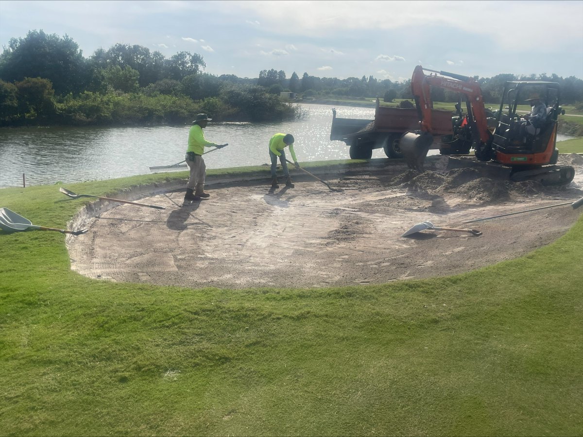 XGD_Systems's tweet photo. XGD Systems is @thepalmagro in #lakeland #florida for bunker works with @capcongolf. #winterwork #turflife #xgd #greenkeeper #bunker #PictureOfTheDay #capillaryconcrete https://t.co/0LGlPhz5V3