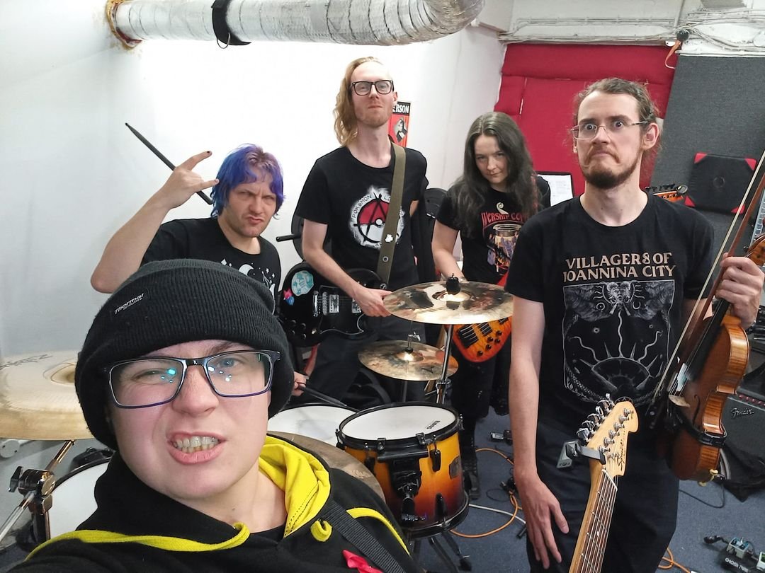 CruelMotherBand's tweet photo. We have just wrapped our last practice of the year and we are so excited to be able to tell you all that we'll be dropping our first ever single NEXT WEEK.
We're just finishing up the final bits of very cool and doom behind-the-scenes bits and we'll share it with you very soon https://t.co/OSAfwGRUU3