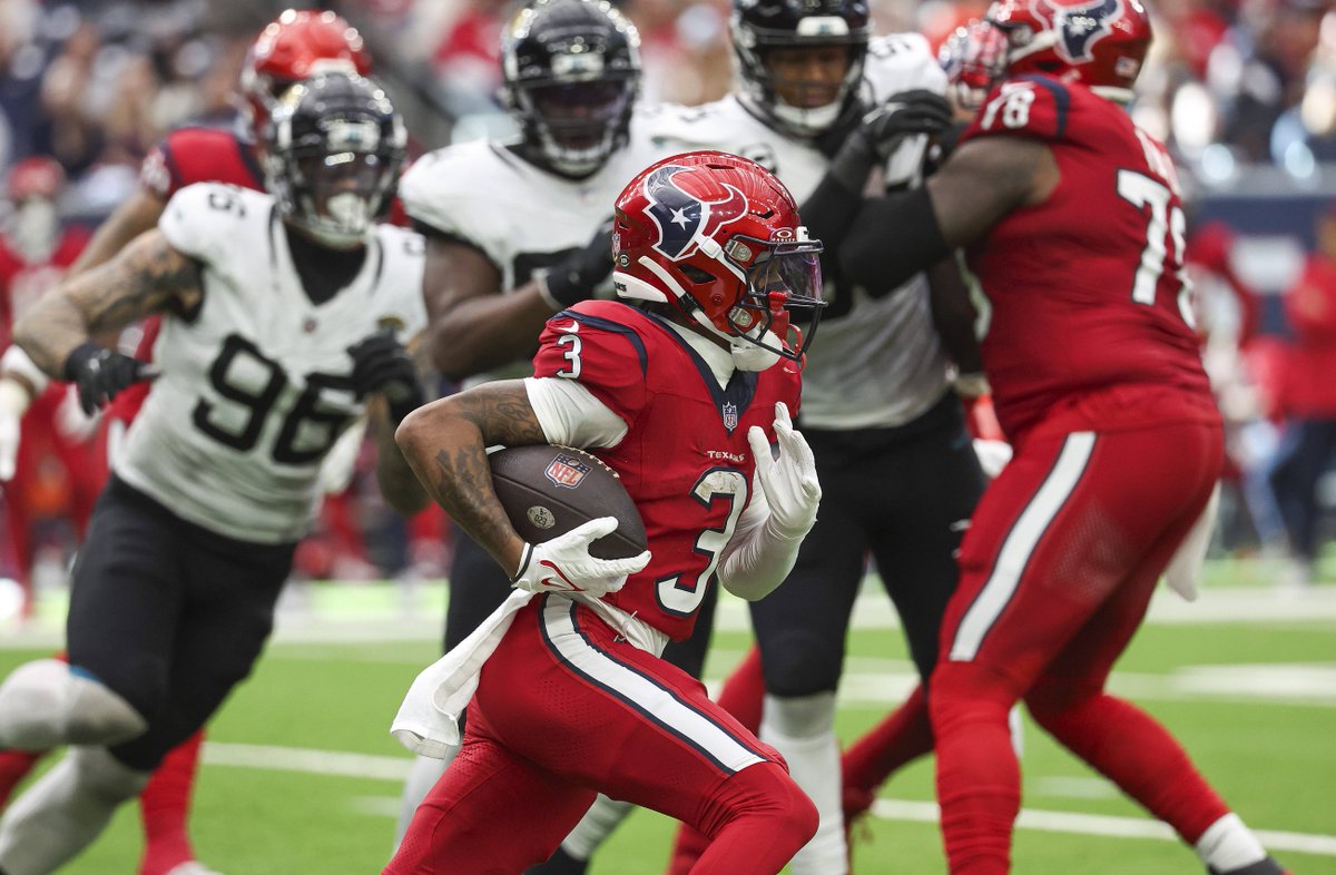 Texans Make Four Roster Moves, Place WR Tank Dell On IR nfltraderumors.co/texans-make-fo… #Texans