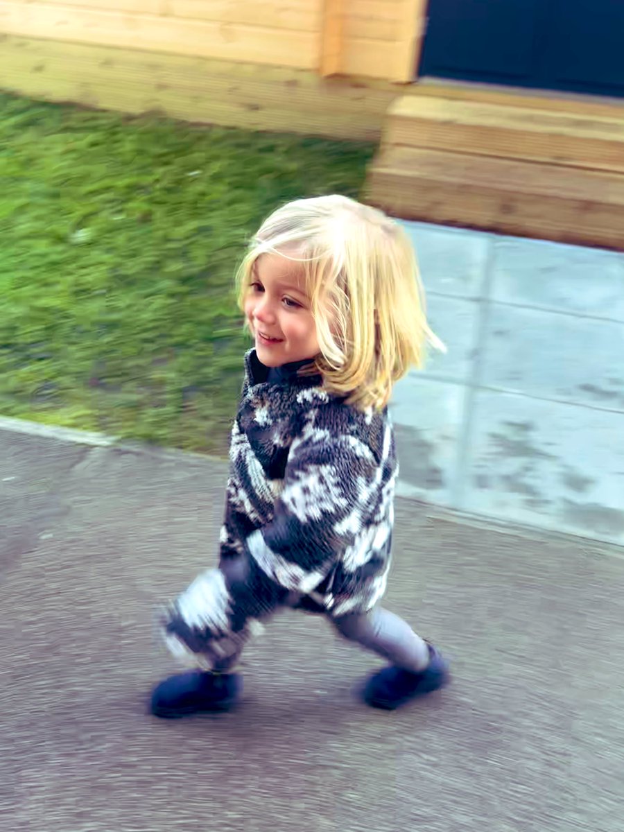LauriPaine's tweet photo. 🎄Beck’s first little Christmas show in school ! So, so cute, sang his little heart out, he was chuffed with himself 😭🫶🏻🎄 Well done to nursery and reception ! You were all fantastic and thank you always to the best @MalvernEYFS @malvernprimary https://t.co/OKN5EZFTAK