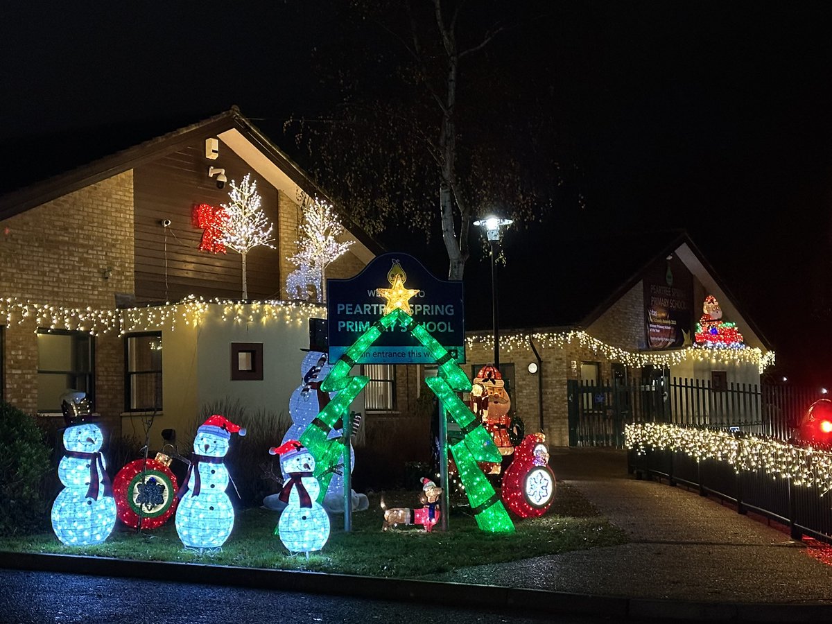PeartreeSpring's tweet photo. Christmas has most definitely arrived at Peartree Spring. Please come and see our lights and have your photos taken. The gates are open until 6pm every weekday evening. https://t.co/TcEPFEGFAi